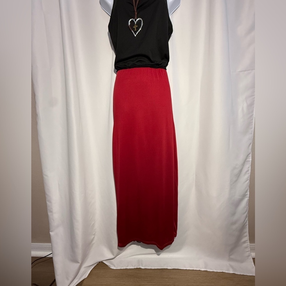 Black and Red Maxi Skirt for Cocktail Nights
